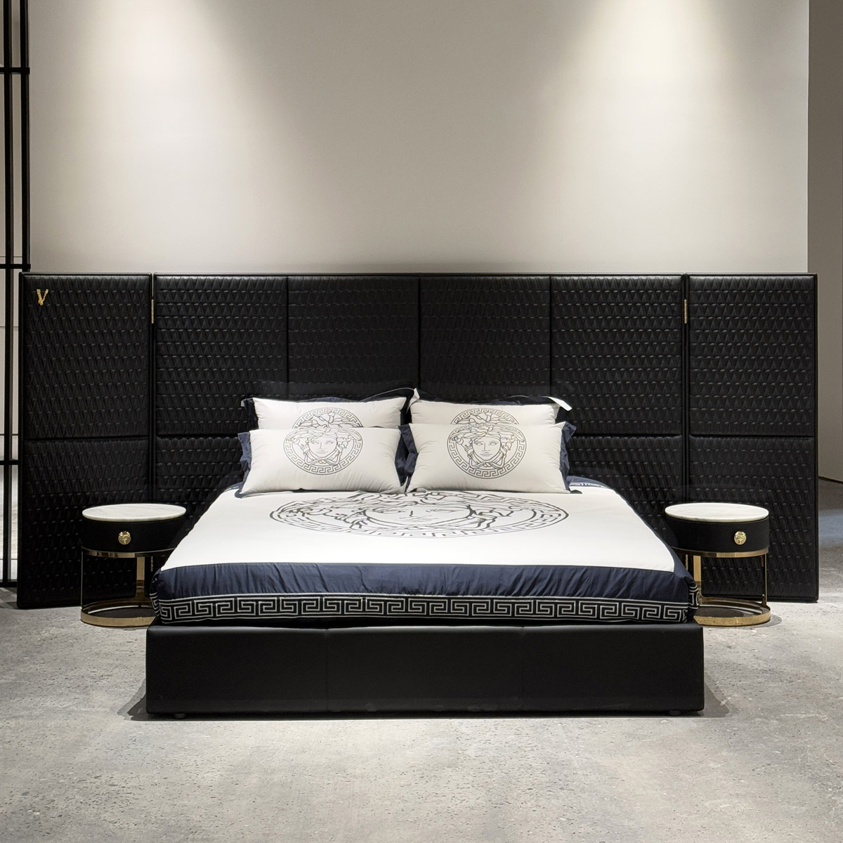 Fabric double bed assembly H1103