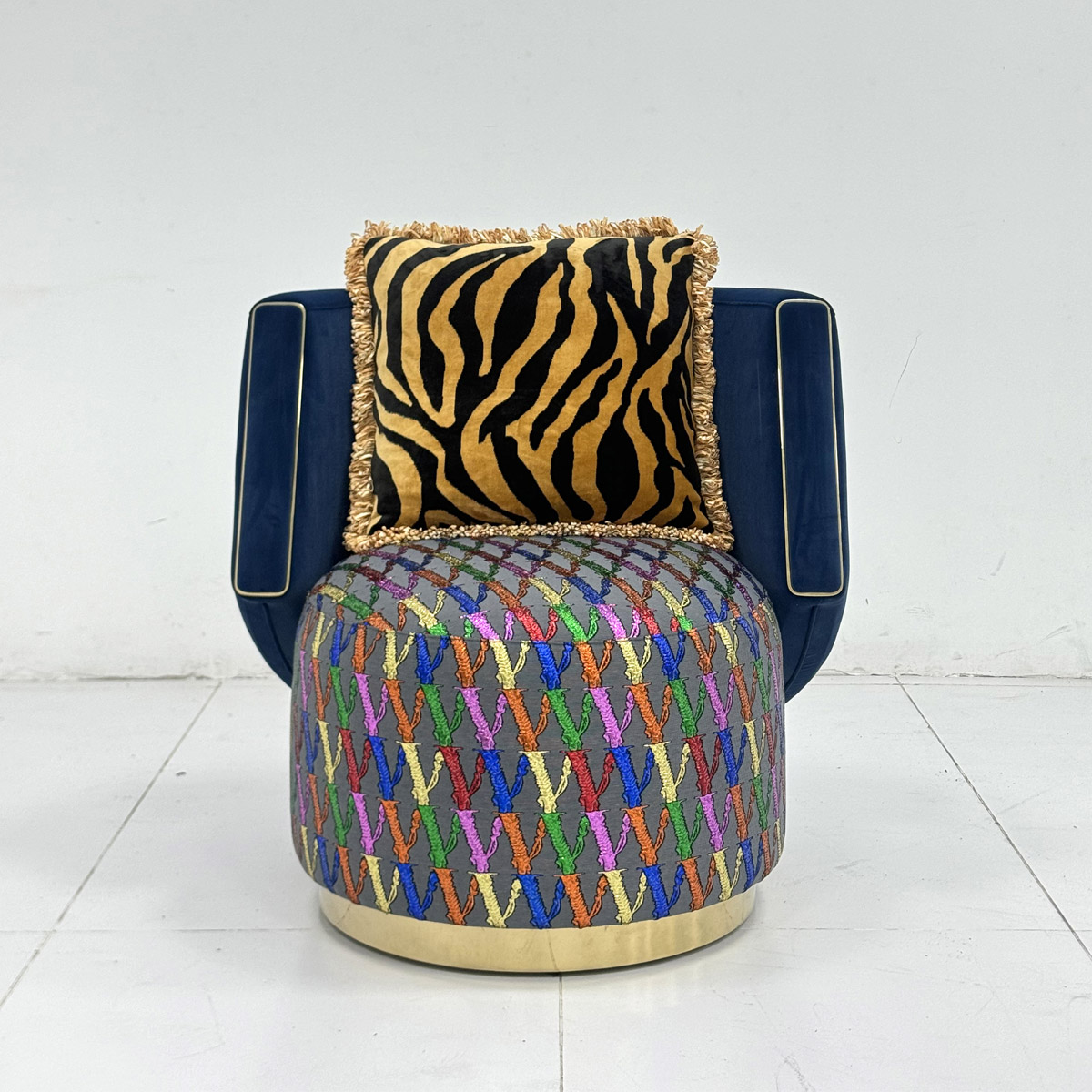 Light luxury custom leisure chair H1105