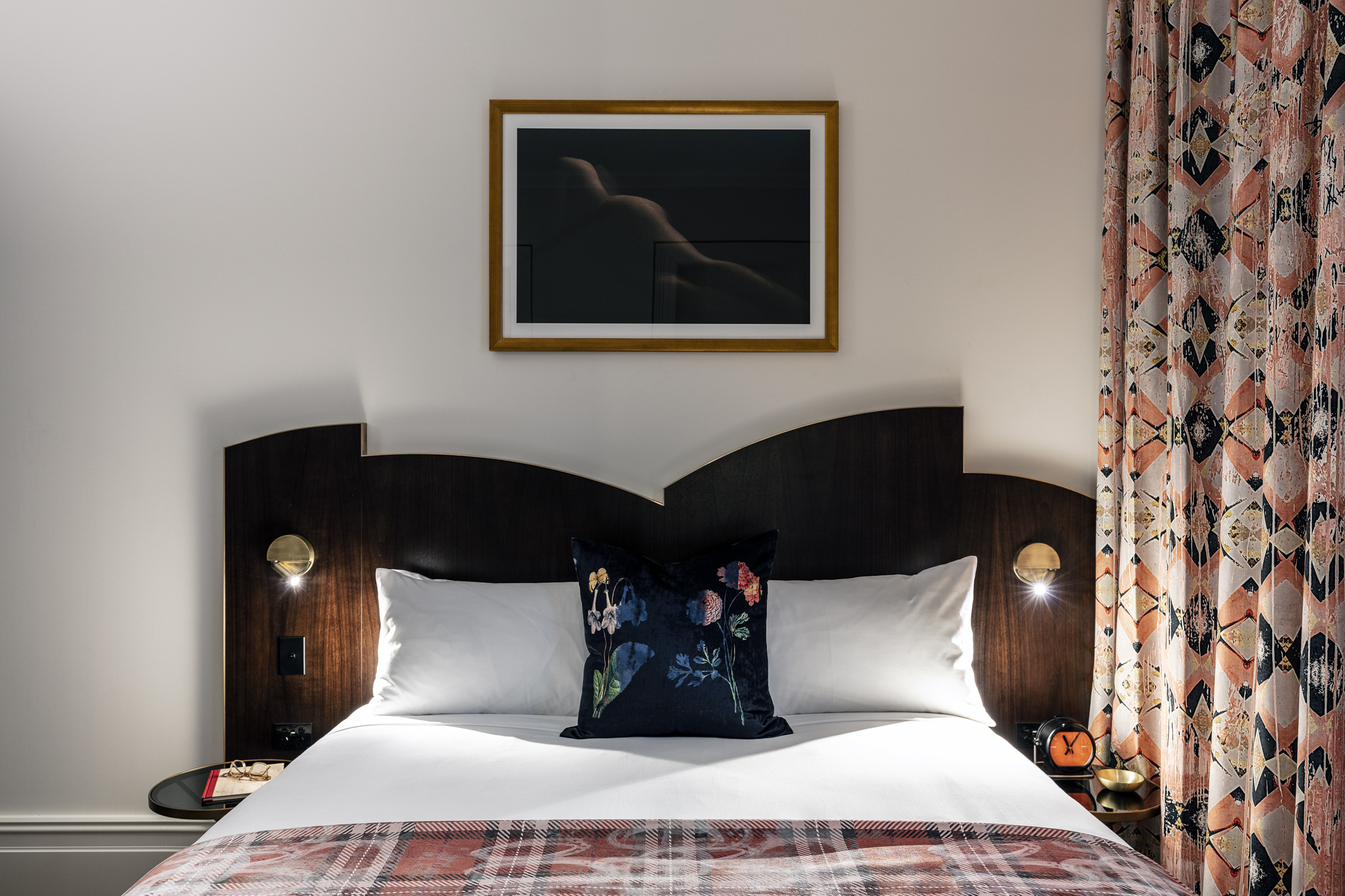 Modern simple custom homestay resort hotel furniture J-906