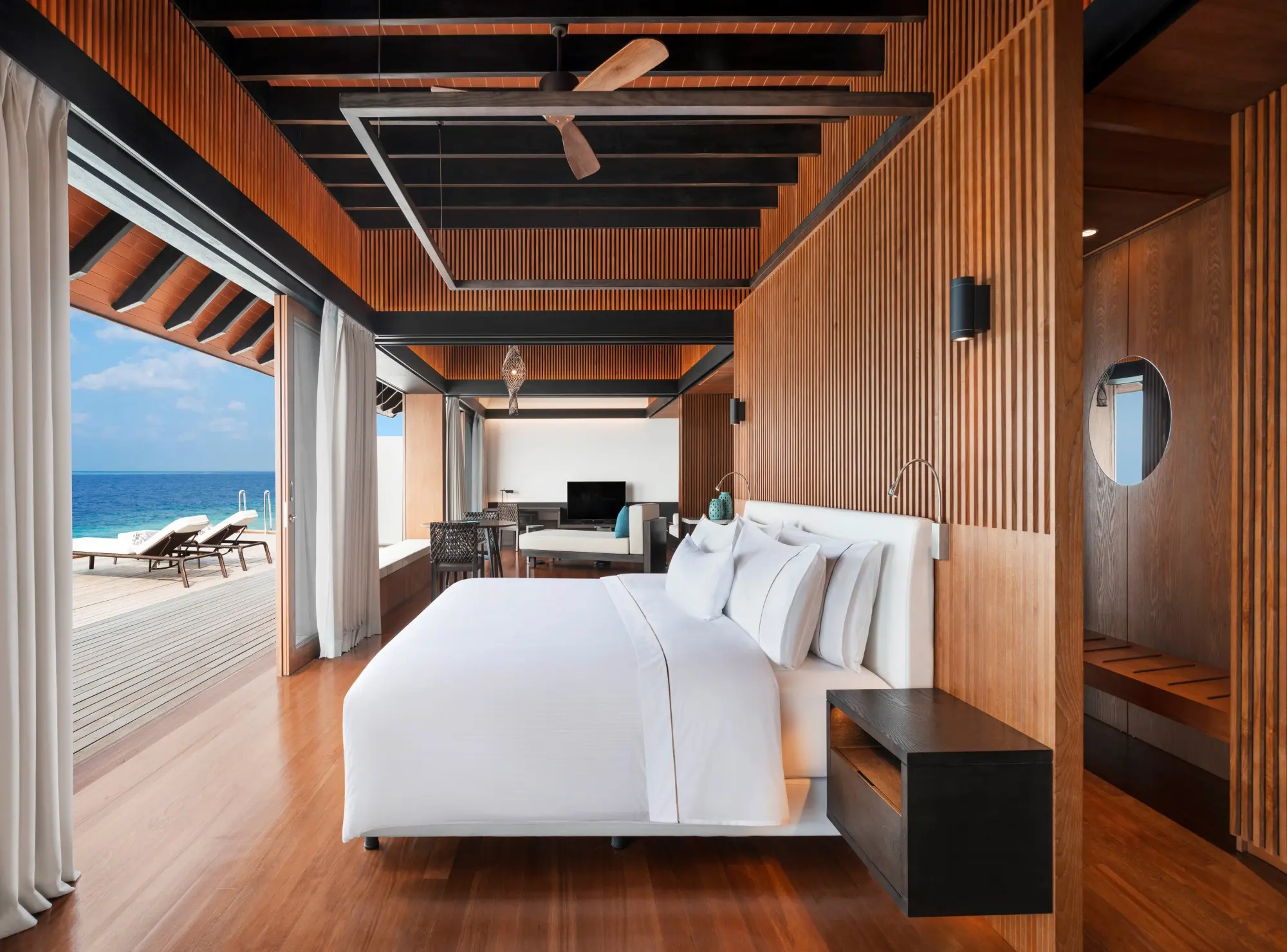 Custom furniture Factory Resort Hotel room beds J-585