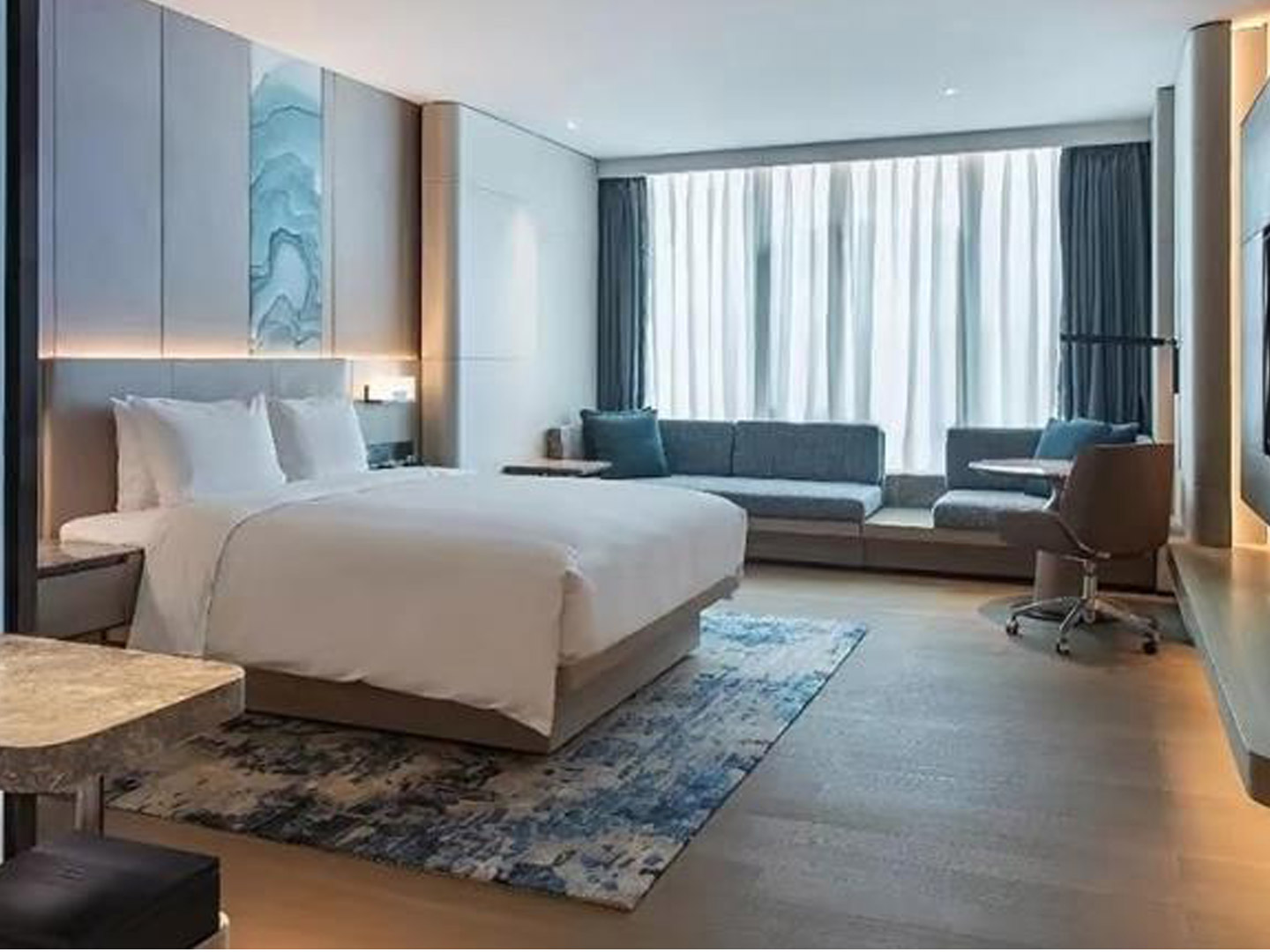 High-End Custom Hotel Lobby and Guest Room Furn...