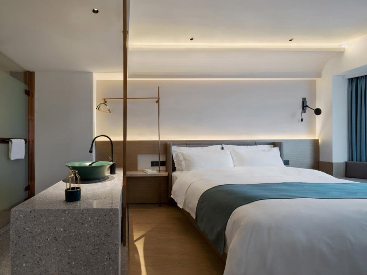 High-end custom-made furniture wholesaler for h...