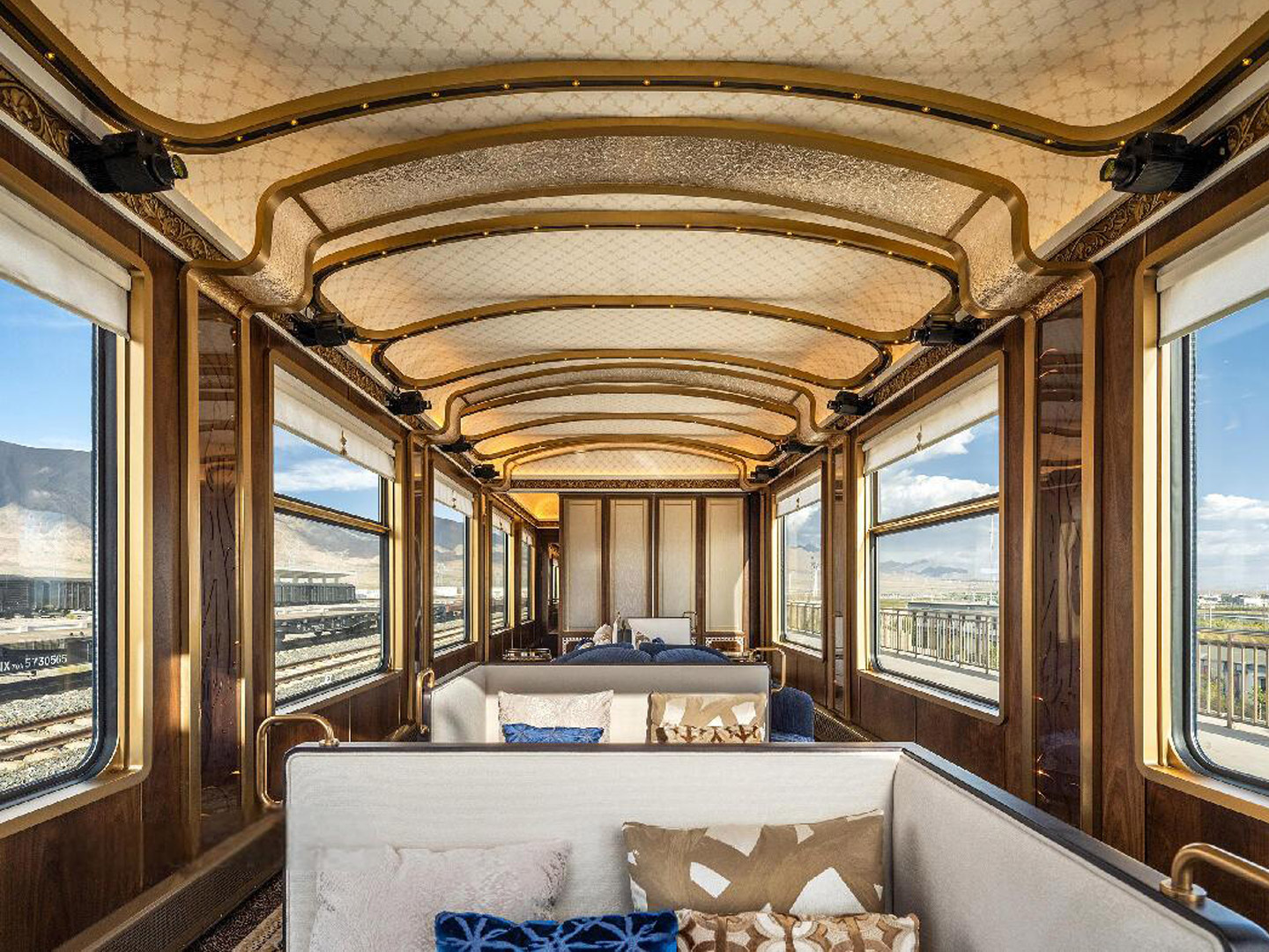 Tourist Train High-end Furniture Customization Factory GD580