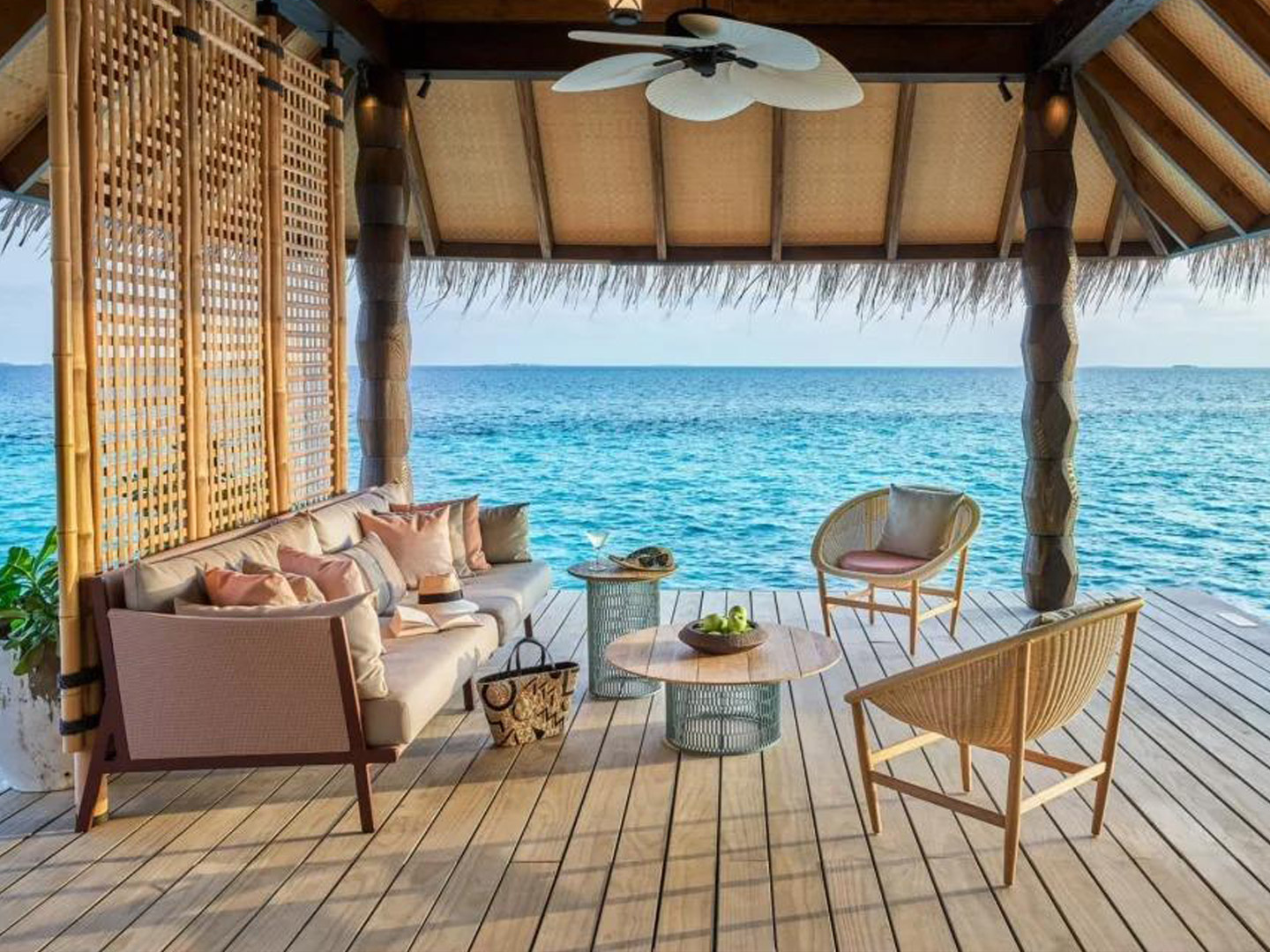 Custom furniture factory for Maldives resort hotels GD611