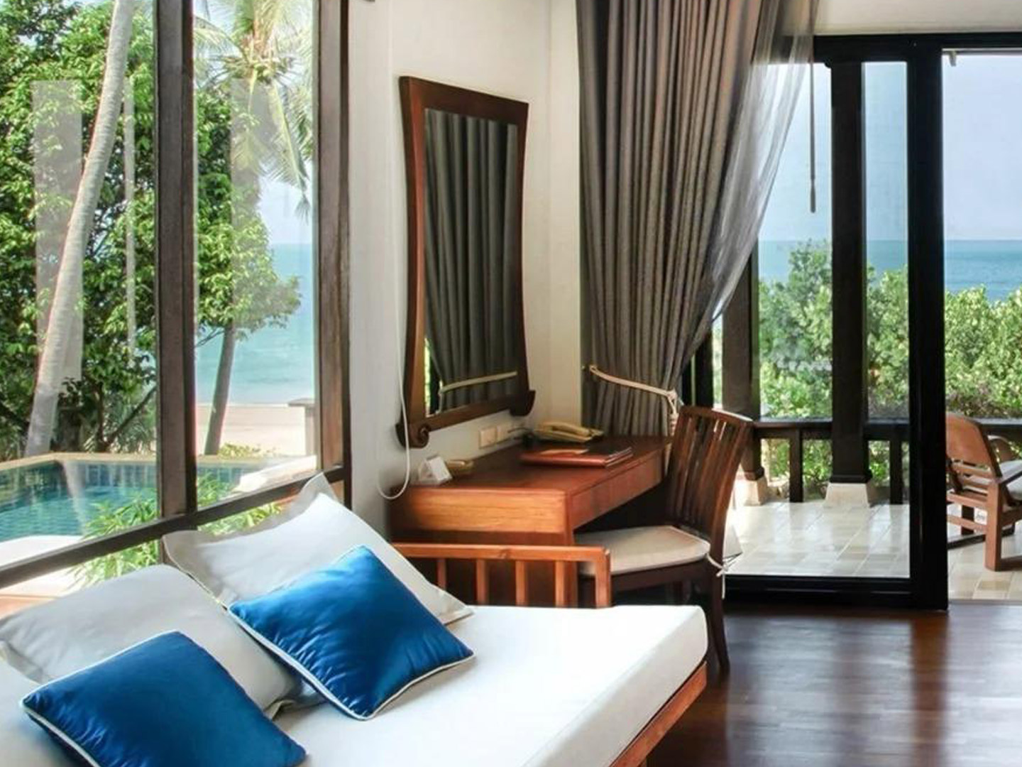 High-end custom furniture for Thai resort hotels GD641