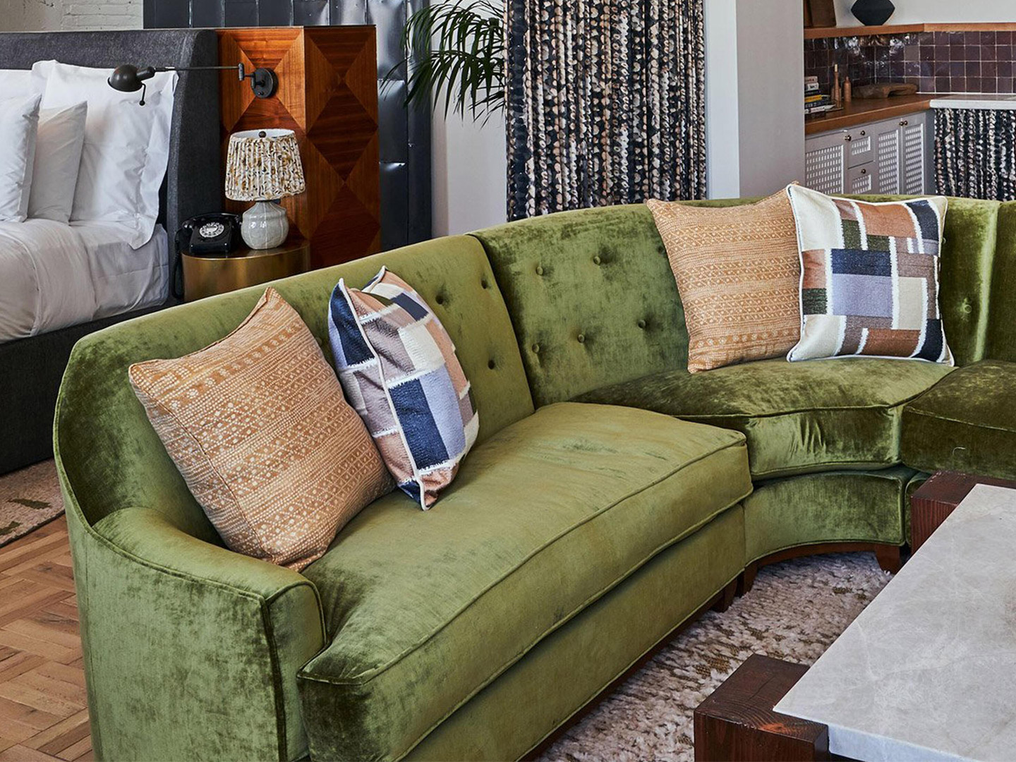 Los Angeles star-rated hotel furniture source f...