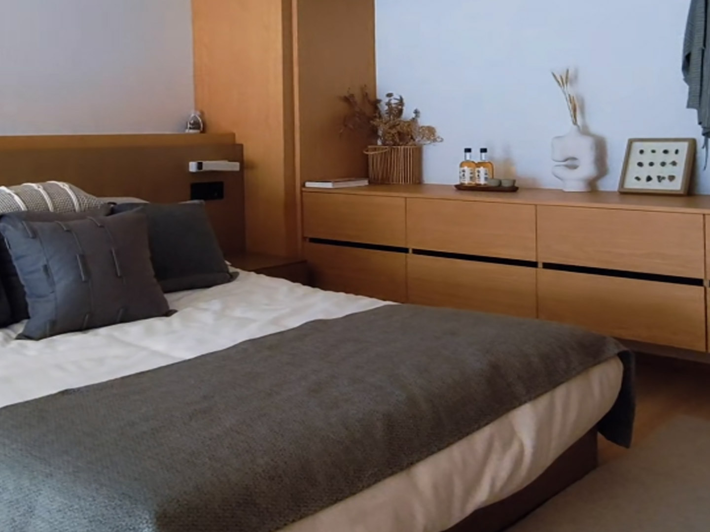 High-end serviced apartment furniture customization G22