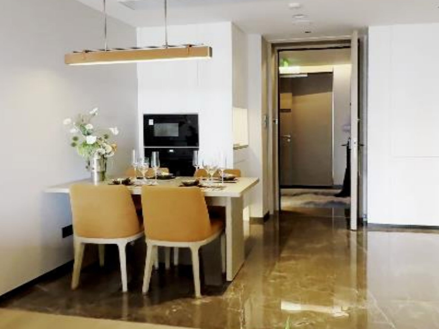 Furniture supply for rental apartments and serviced apartments G62
