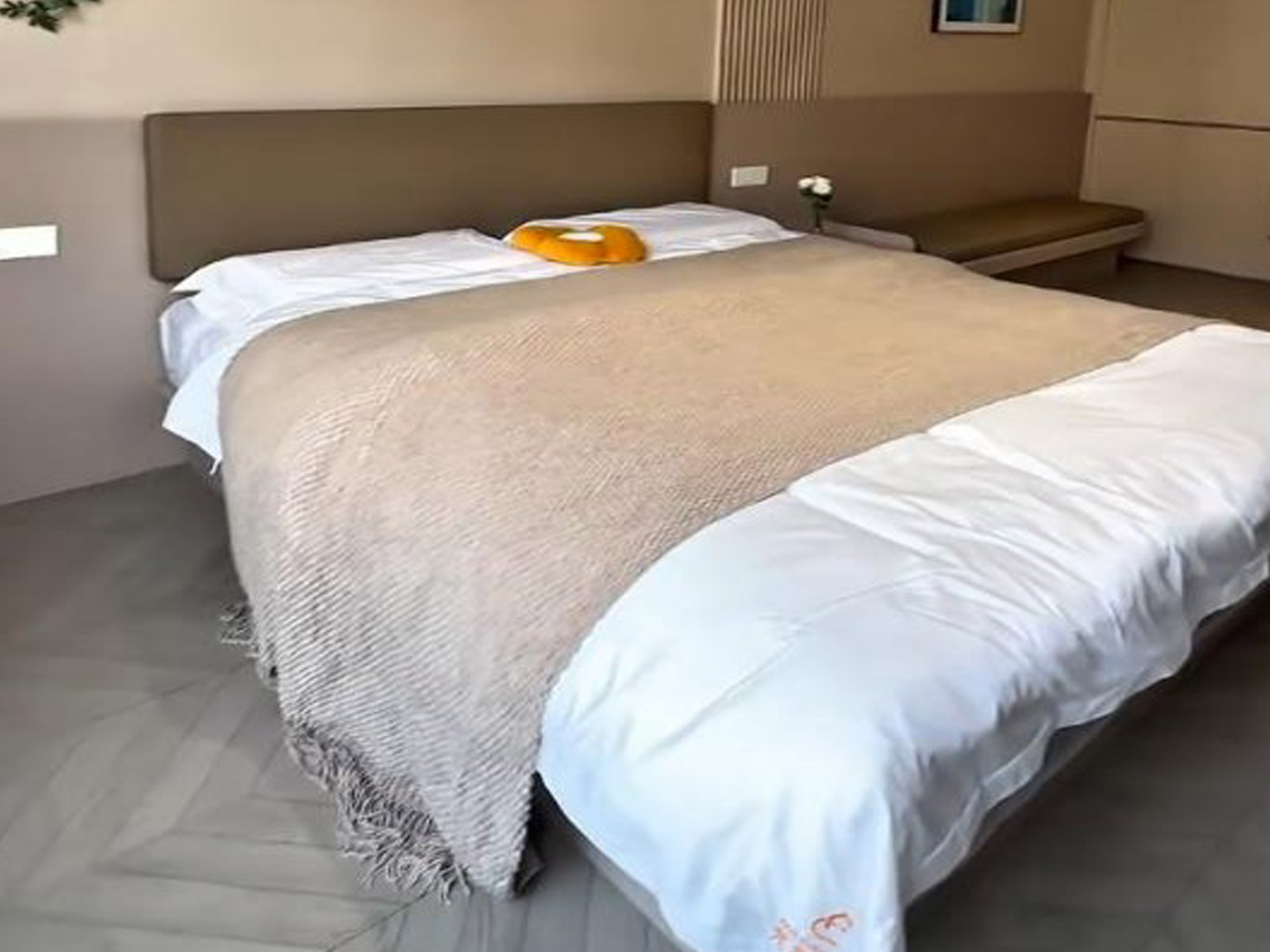 Hotel Apartment Furniture Customization and Production Factory G83