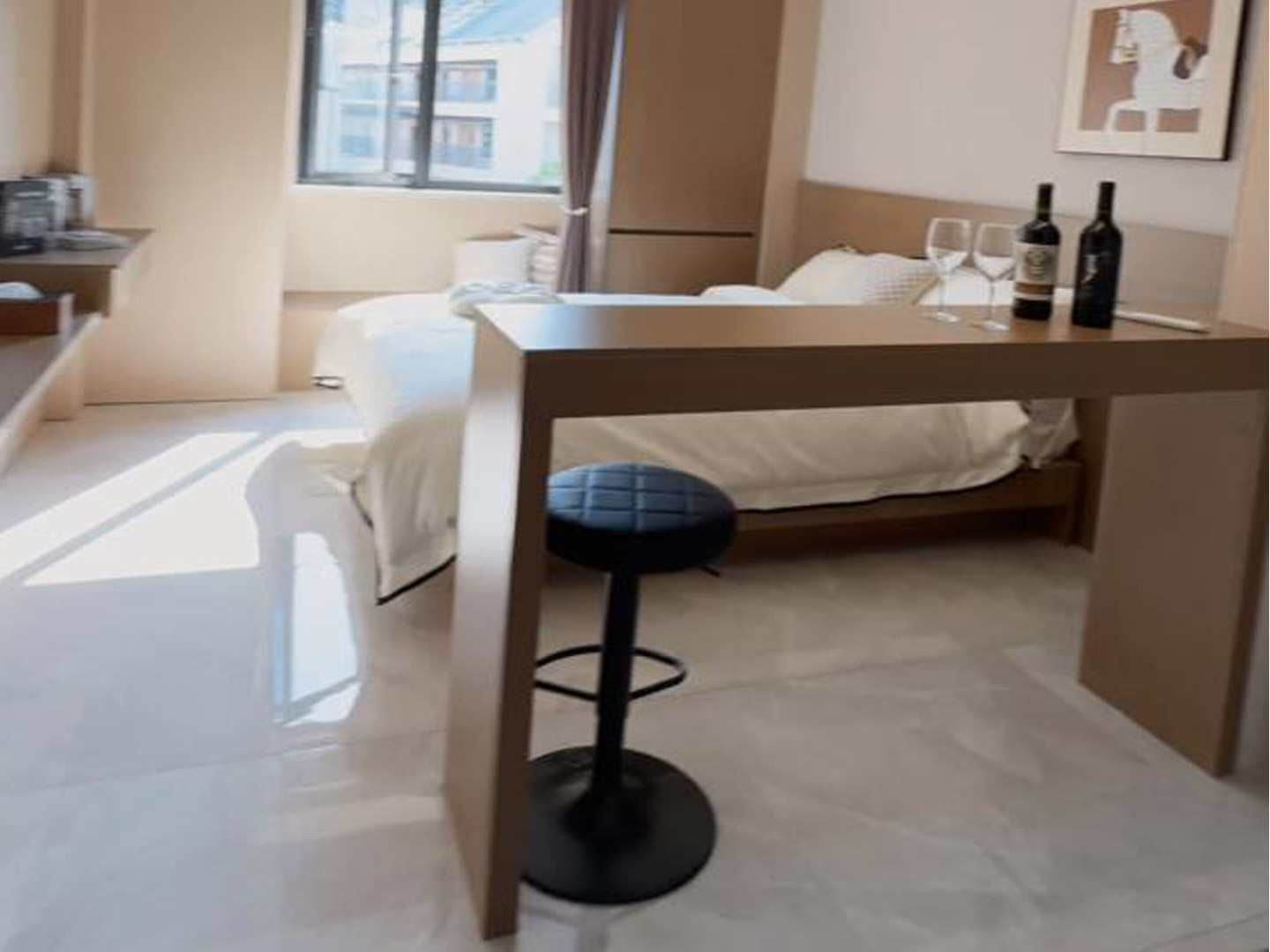 Customized furniture for hotel-style single apartments G35