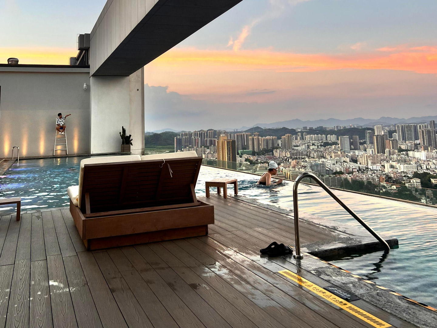 Custom factory Shenzhen Ascott apartment case G64