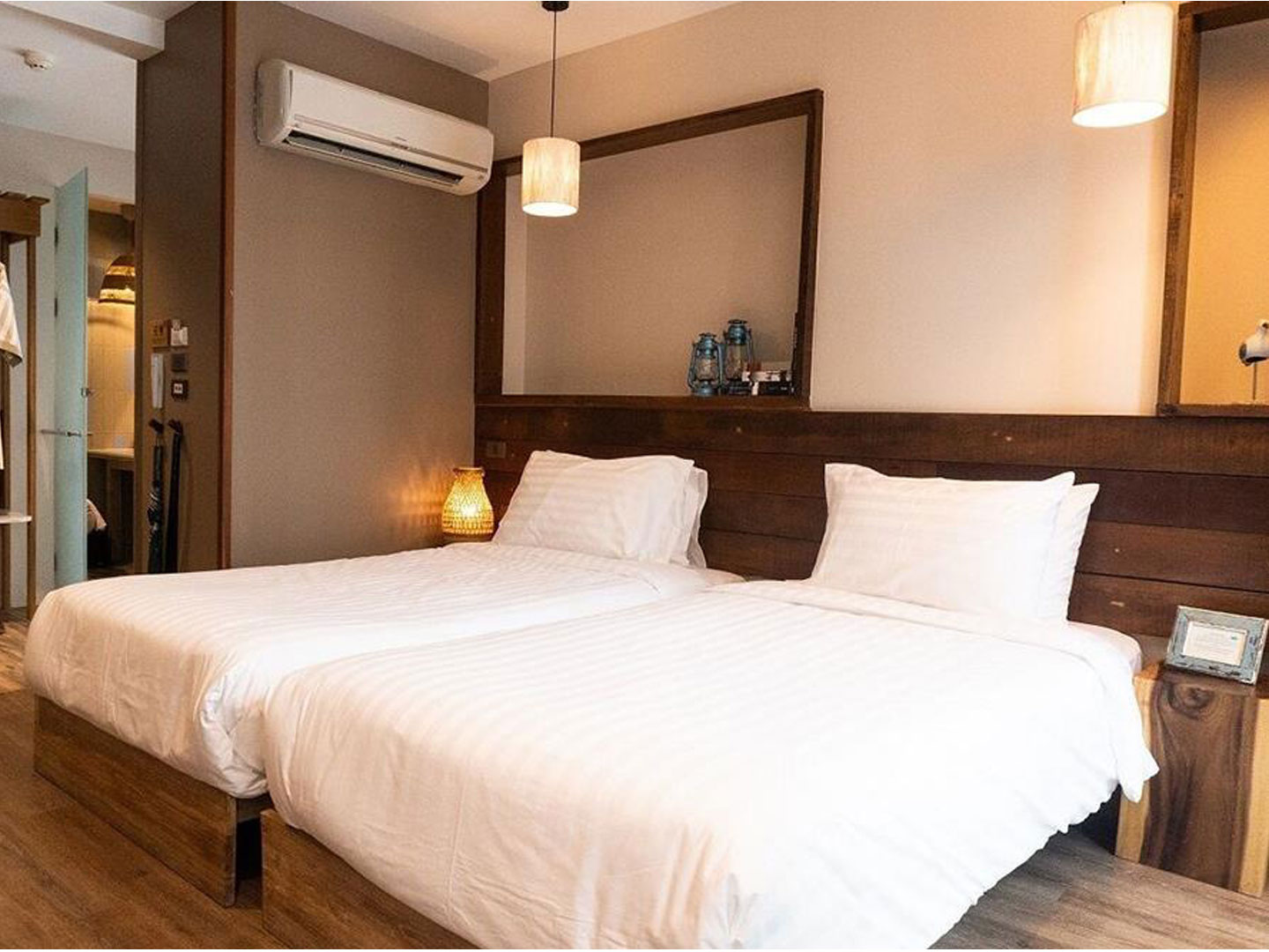 BED F-060 (3).jpg