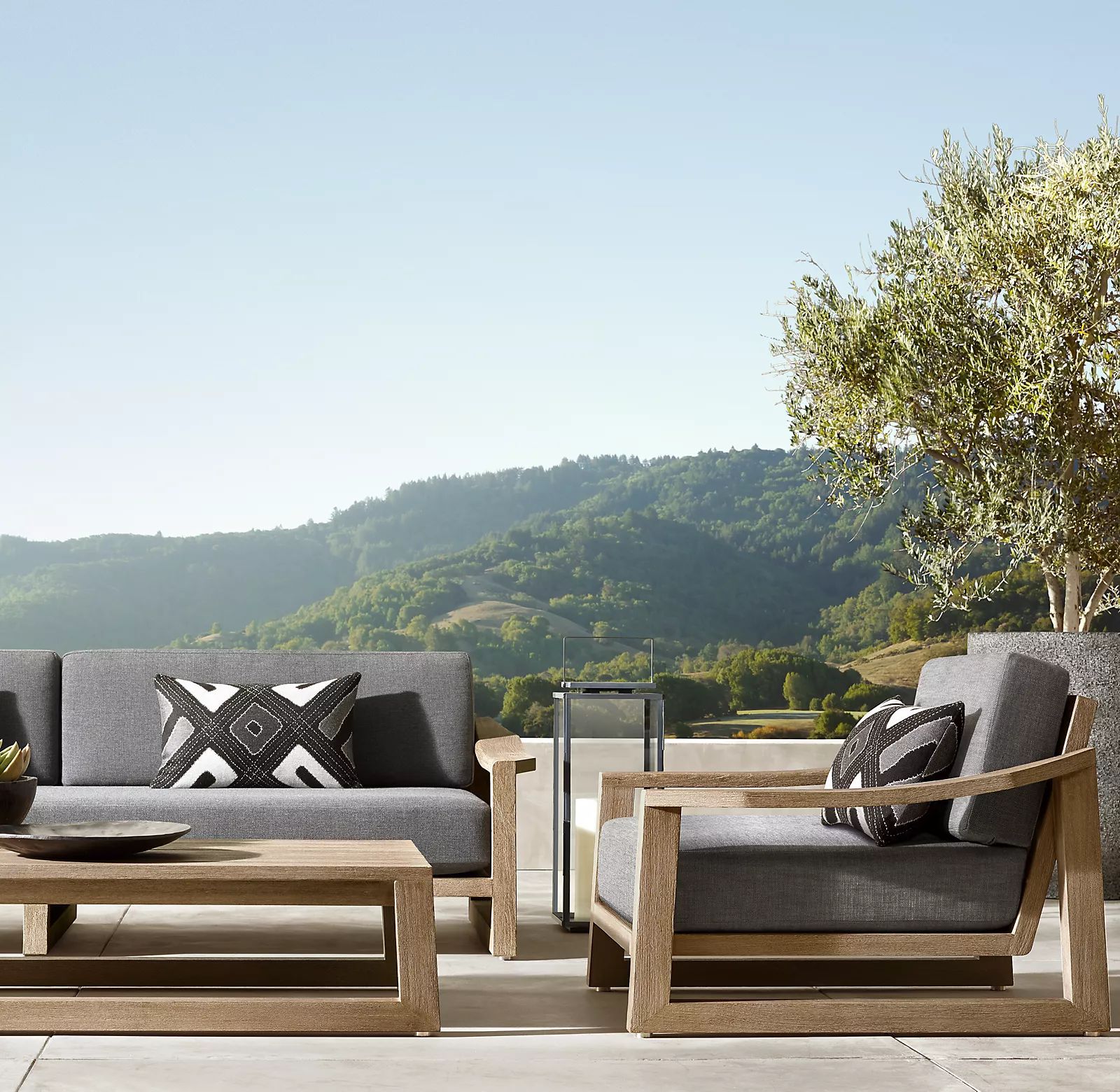 Garden Sofa (4).jpg