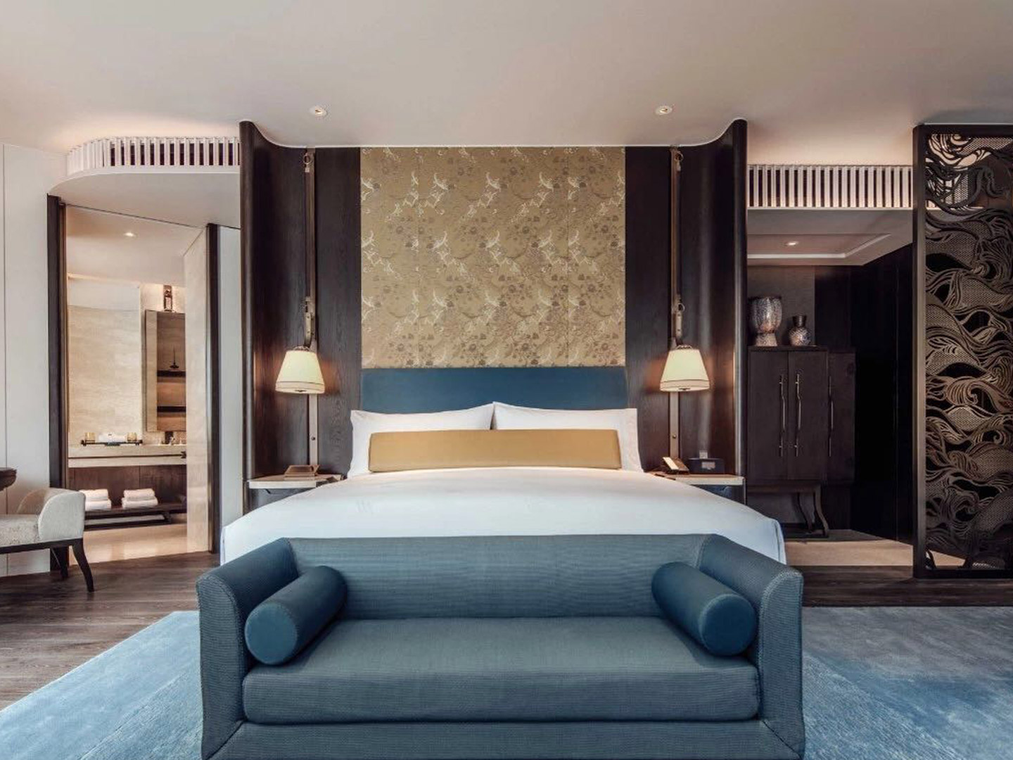 Modern minimalist model room hotel high-end bed...