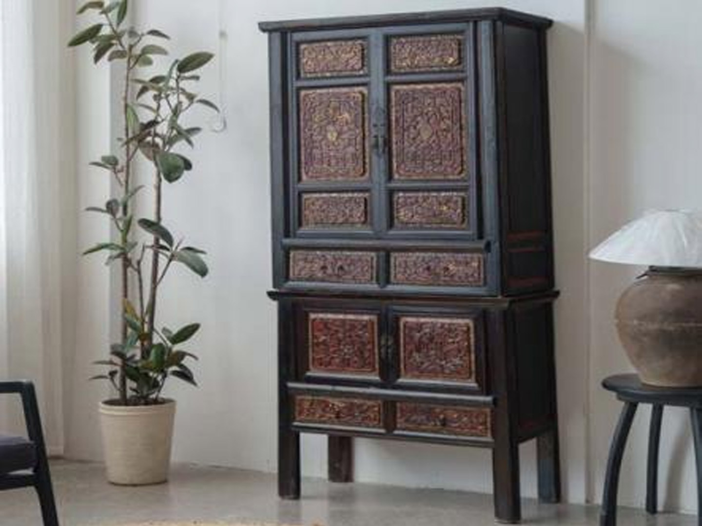 Wabi-sabi style antique cabinet in B&B resort Q...