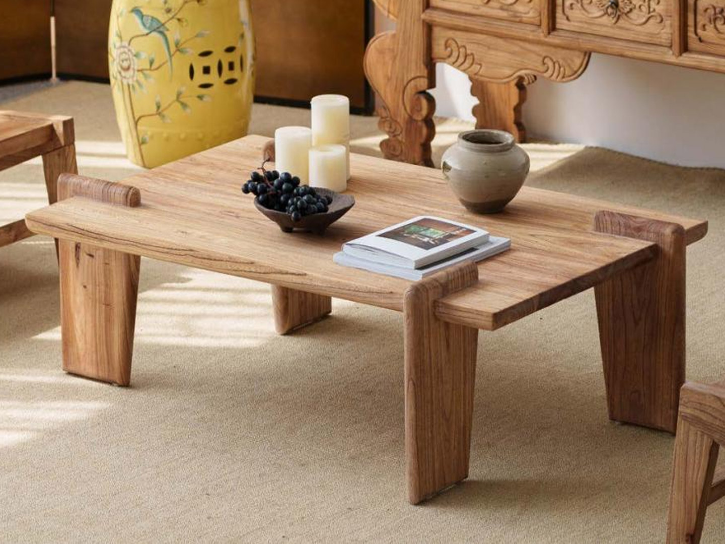 B&B model room resort living room coffee table ...