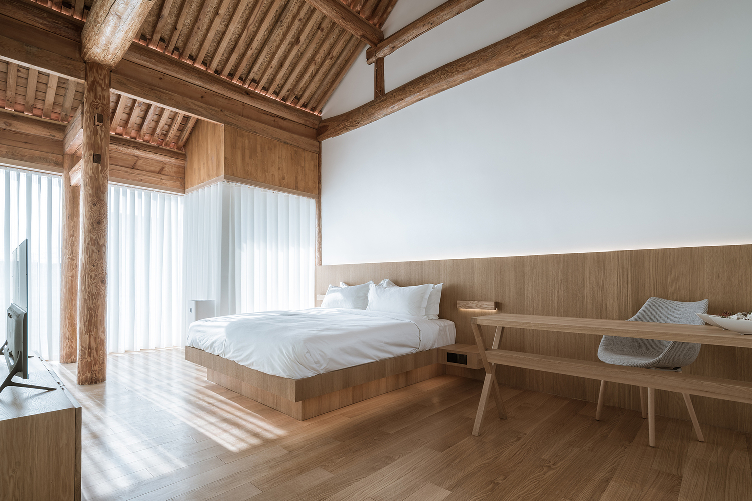 Fresh wooden house style B&B hotel case