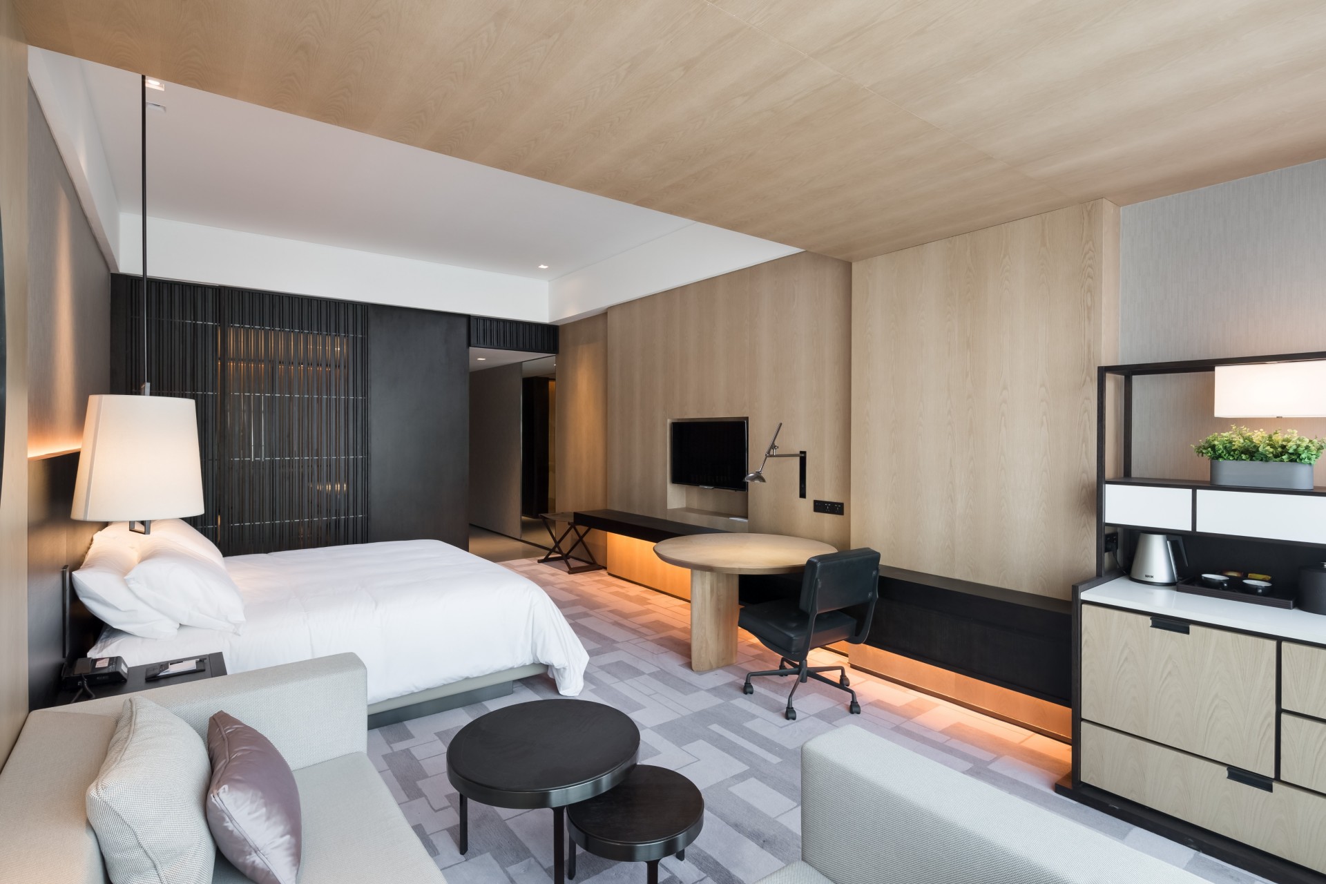 Modern light luxury fashion resort hotel case