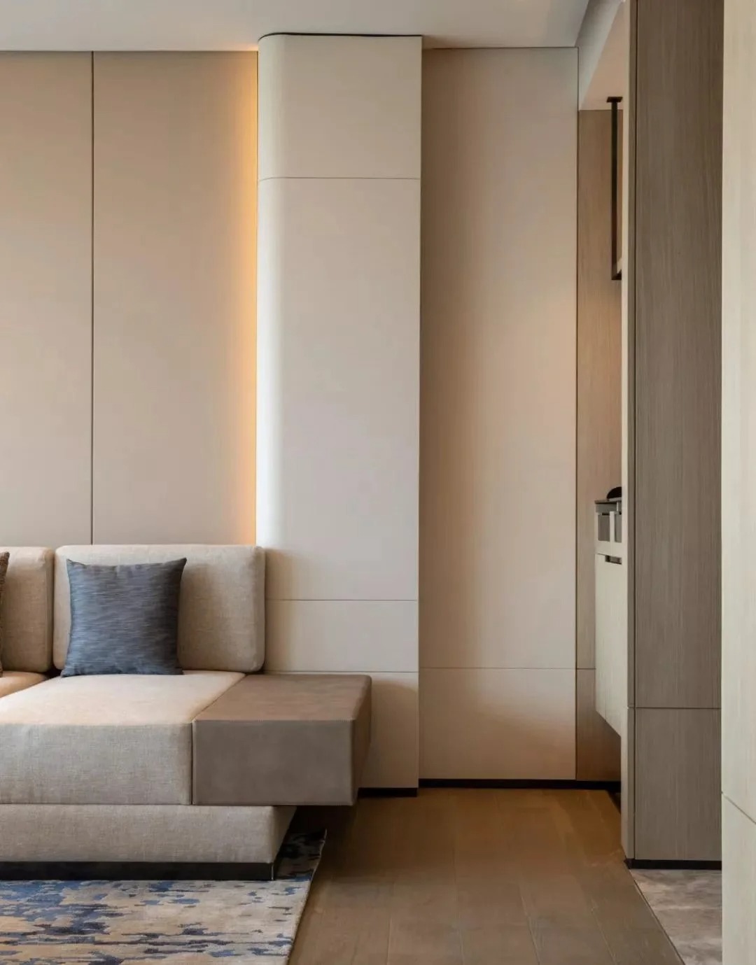 Furniture customization for modern light luxury hotels