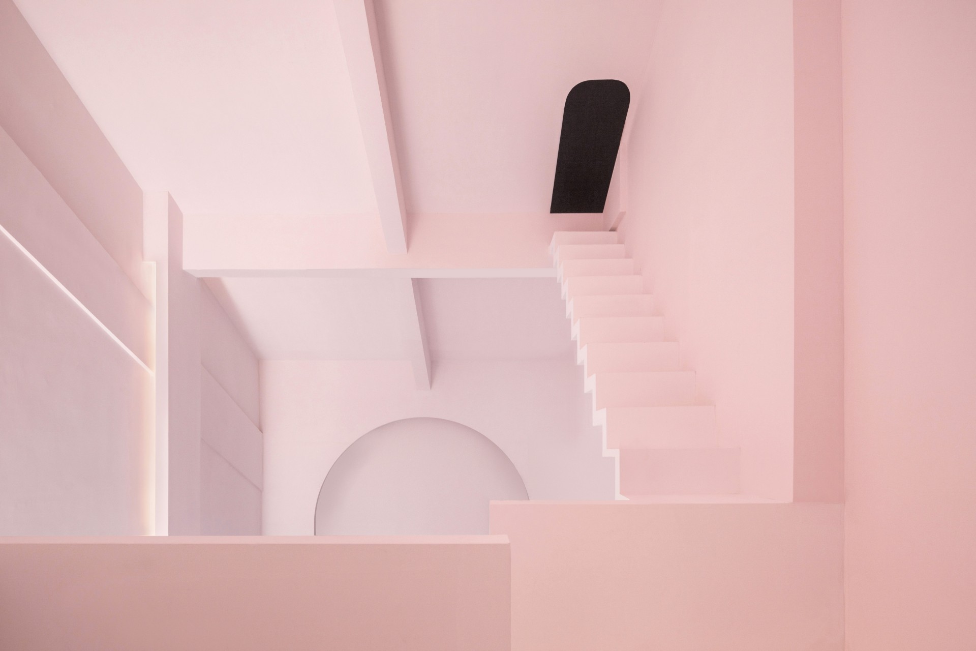 Dream Holiday Hotel: A pink fairy tale world for girls