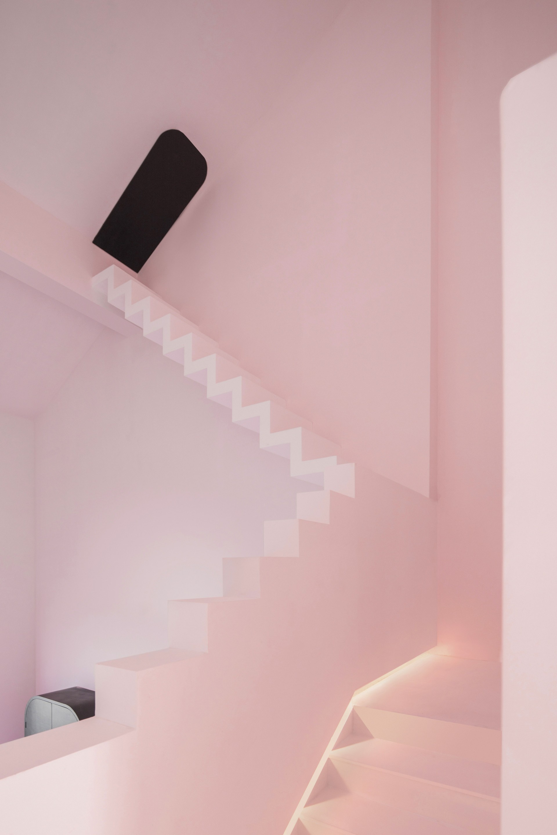 Dream Holiday Hotel: A pink fairy tale world for girls