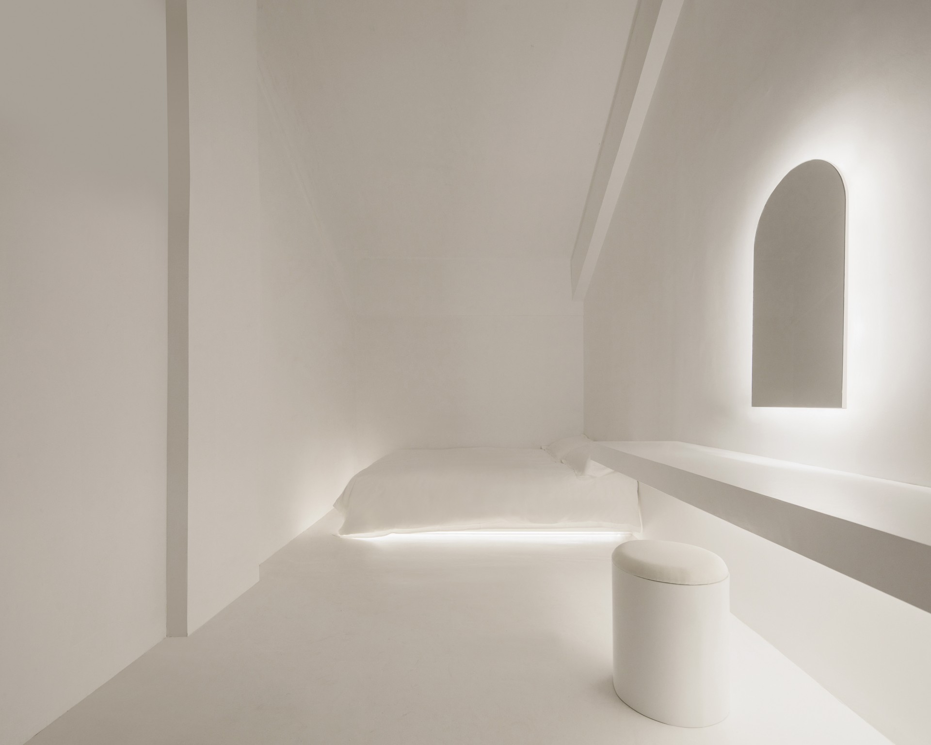 Dream Holiday Hotel: A pink fairy tale world for girls