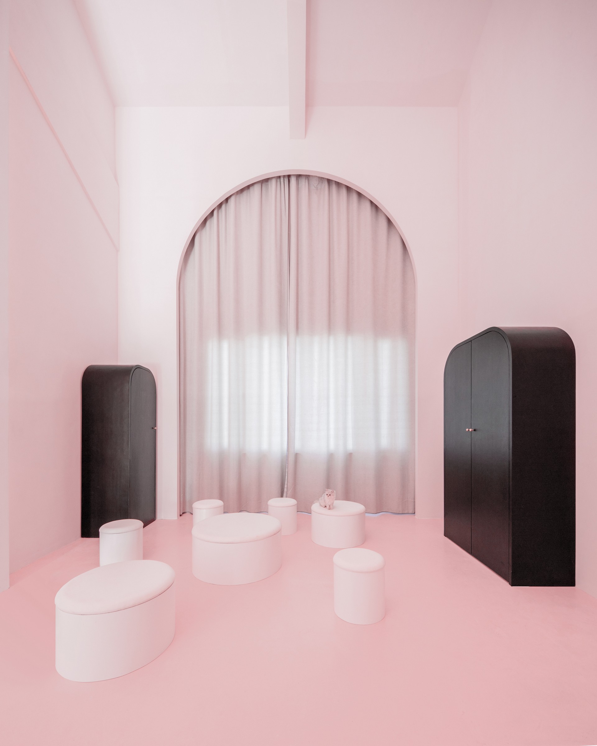 Dream Holiday Hotel: A pink fairy tale world for girls