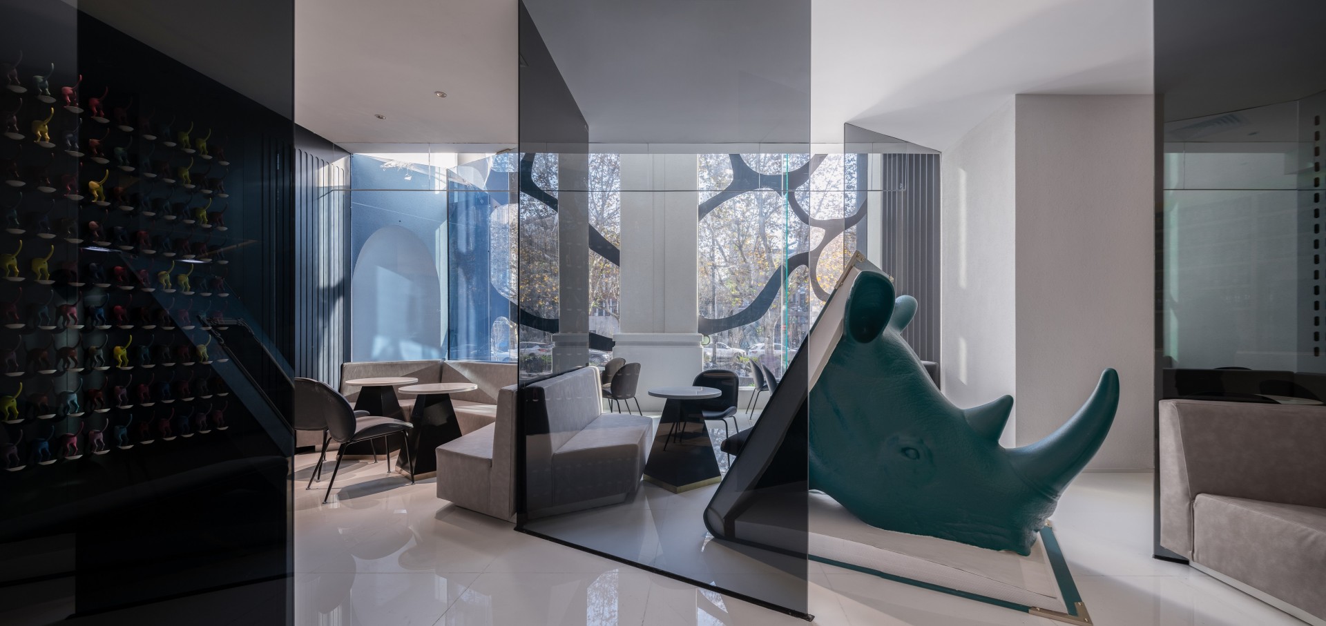 Fashion Art Theme Holiday Hotel Case
