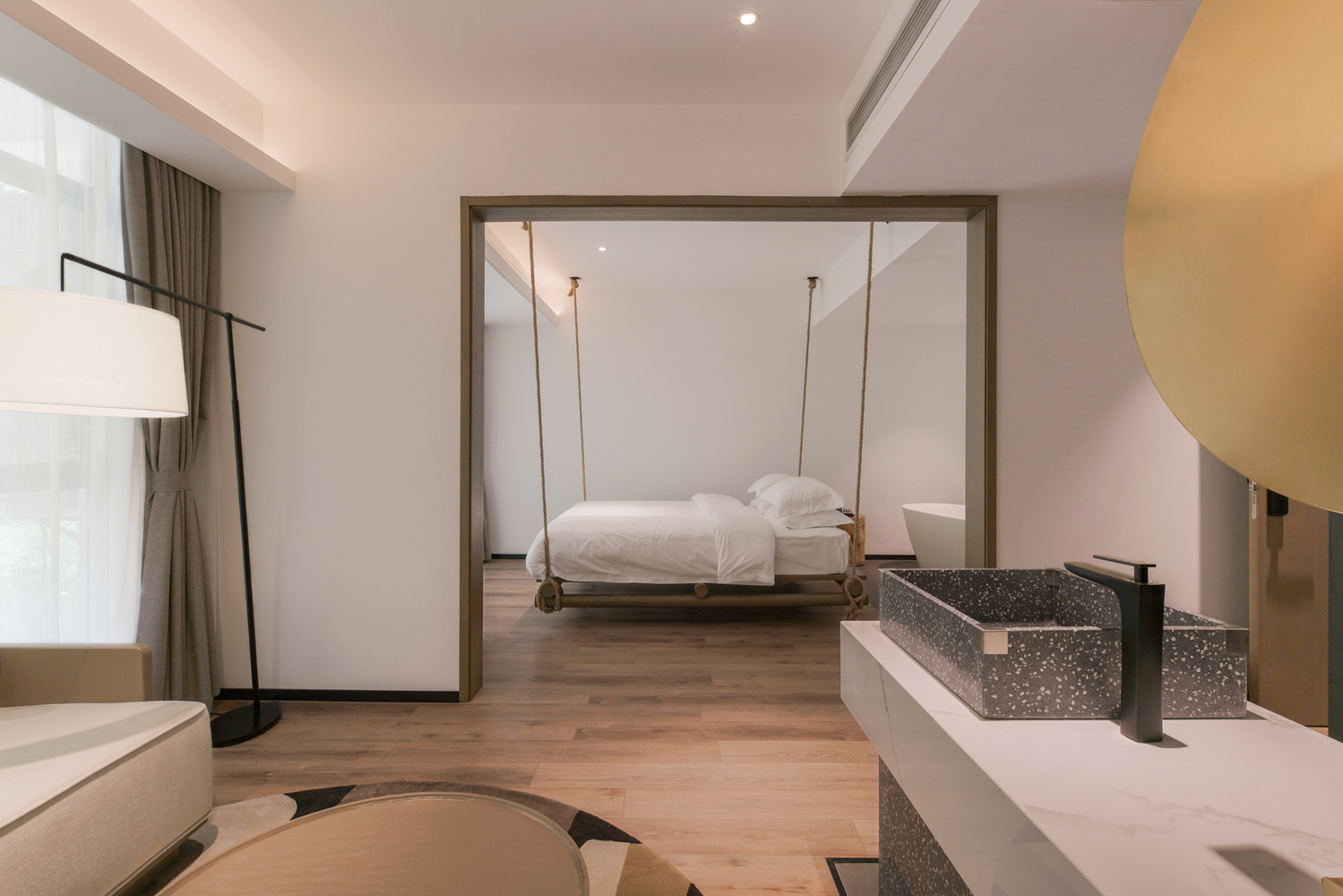 Fashionable and simple log style B&B hotel...