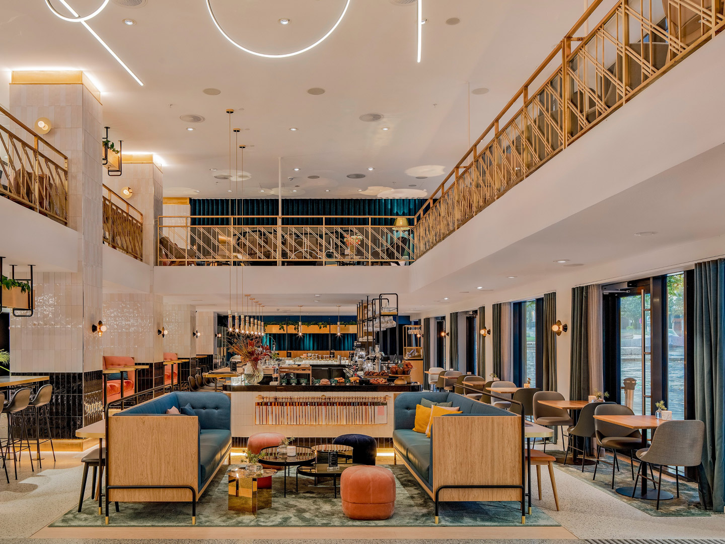 Italian high-end light luxury villa club hotel ...