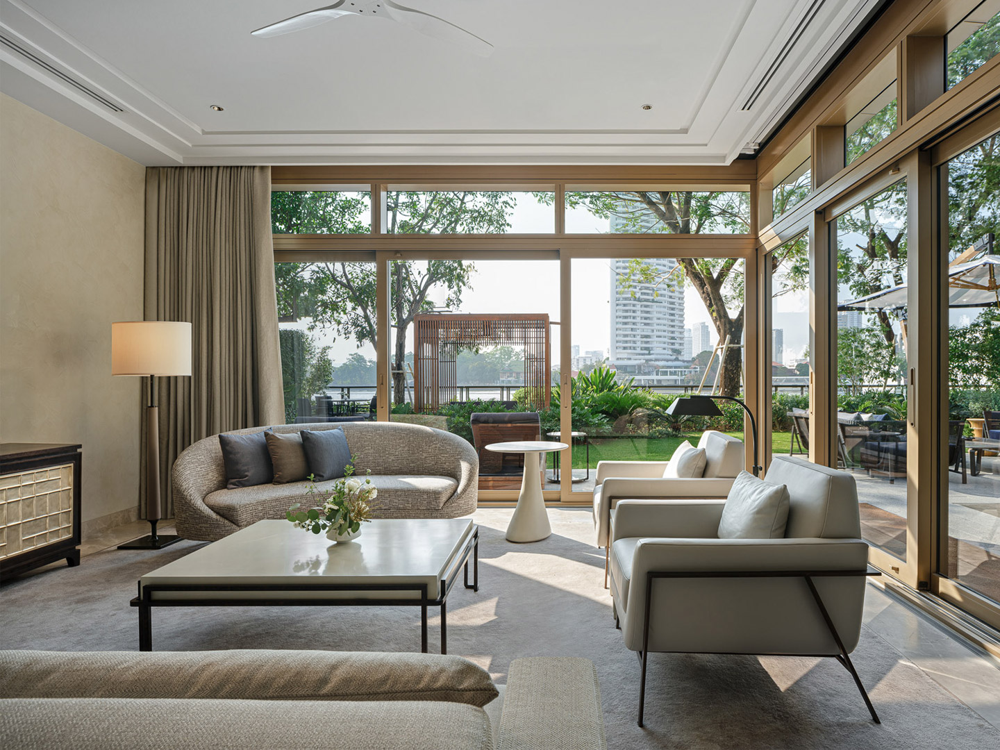 Premium furniture manufacturer Hotel custom fur...