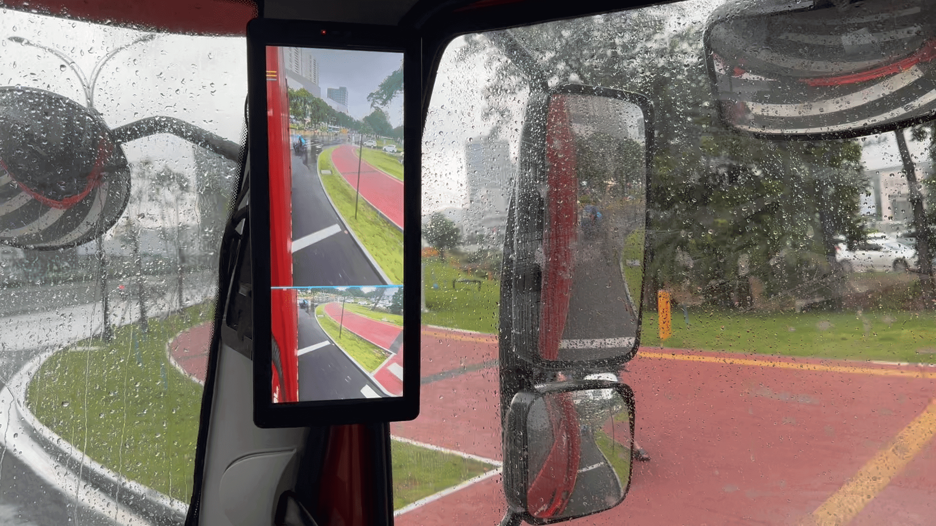 Камера, заместваща огледала