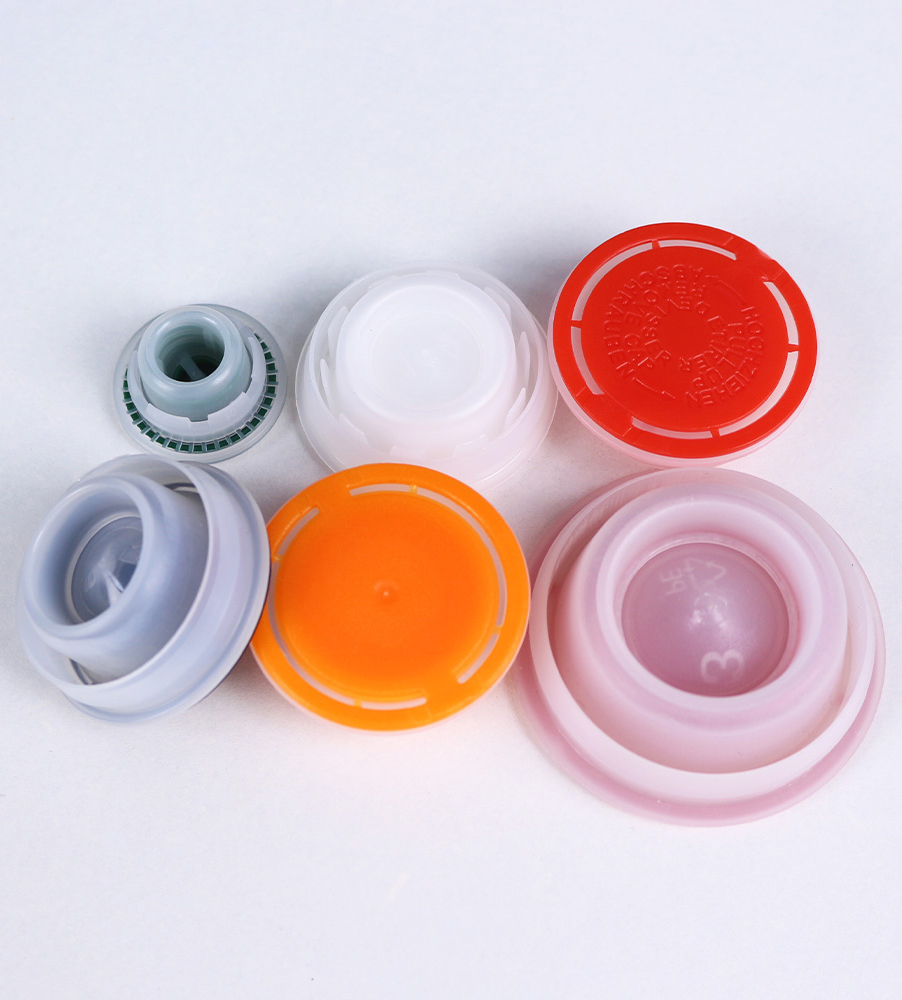 Plastic-Spouts64t