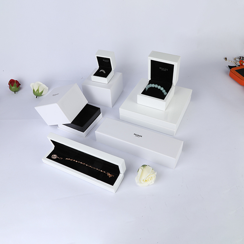 W3  wooden box with white glossy painting jewelry box with led lights