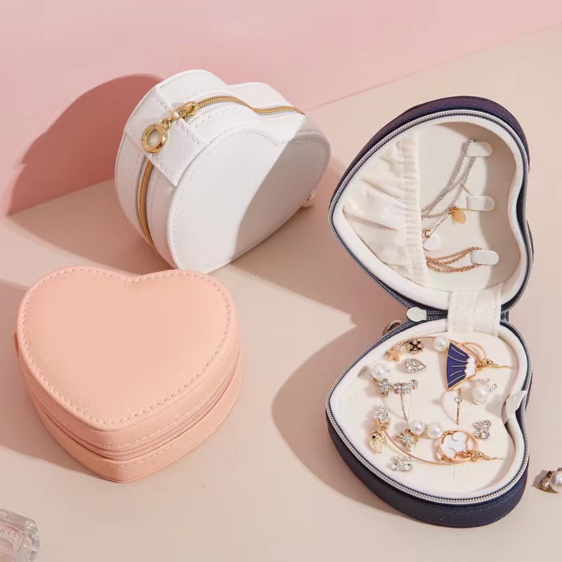 PV-003  High-end exquisite PU leather heart-shaped portable jewelry storage box