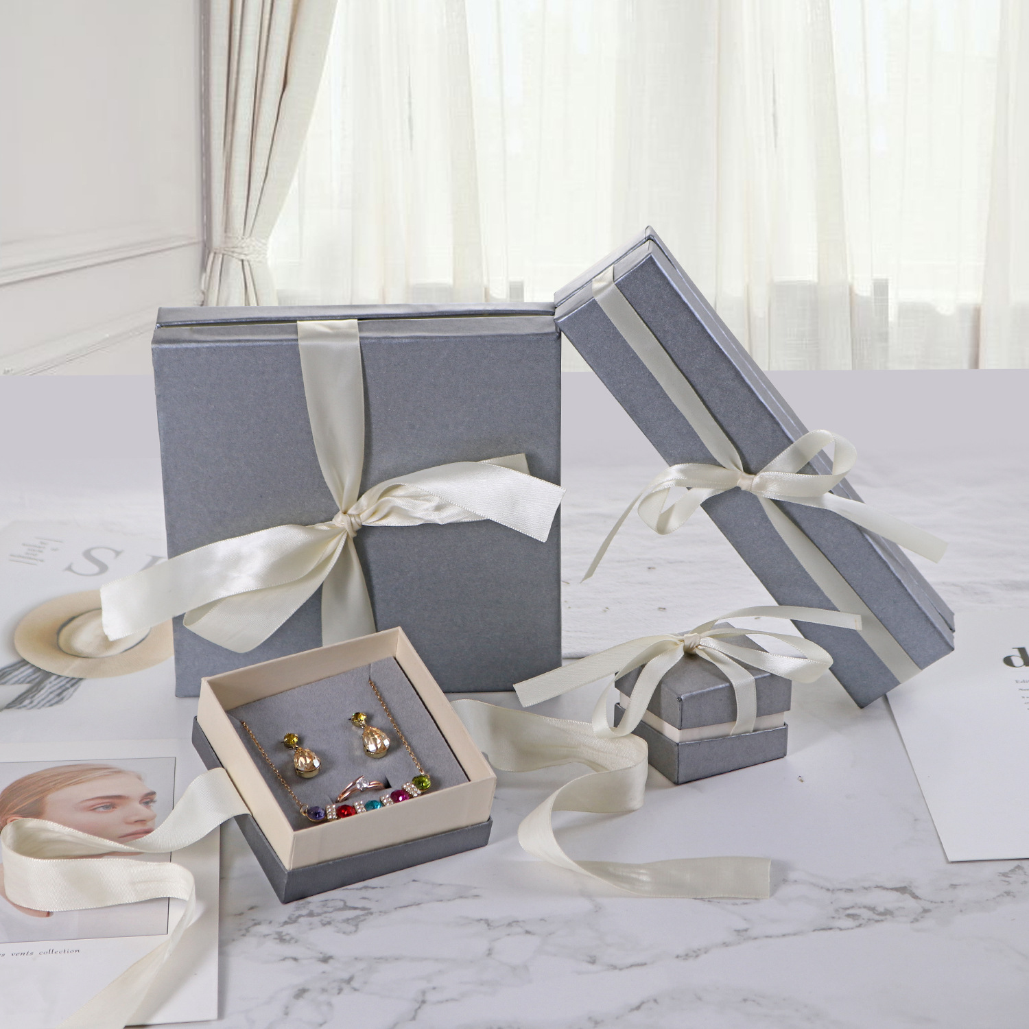 XY0005 Silver gray pearl paper bow with beveled edge jewelry box