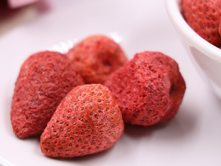 Healthy Snacking with Our All-Natural Dry Strawberries