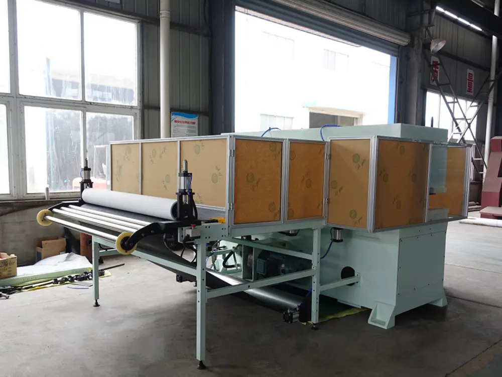 cutting-machine-with-conveyor-belt-feedingy40