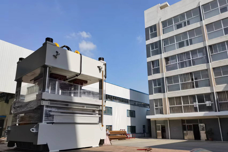 Today, Three Sets of Automatic UHMW-PE UD Fabric Crossply Machine Delivery to Korea!