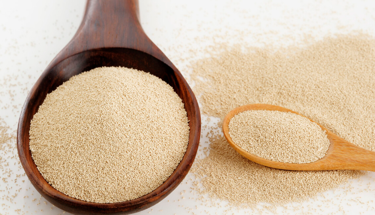 Yeast Powder: Benefits and Uses