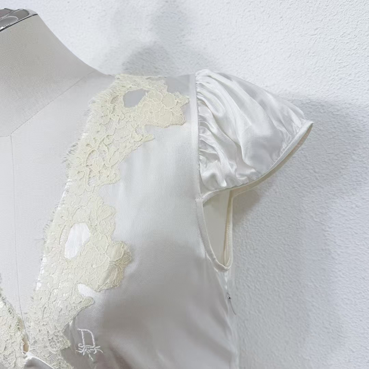 Luxury Silk Cocktail Dress with Lace Detailing Wedding Guest & Special Occasion Dress OEMODM (5).jpg