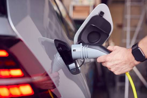 Microschakelaar voor het opladen van elektrische voertuigen