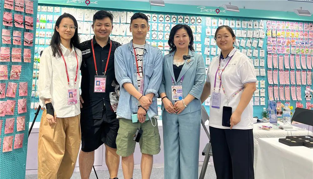The 135th Canton Fair: Chinese Manufacturing Ushers in a New Era of Foreign Trade Signals, with Hebei Bestone Jewelry Shining on the Global Stage