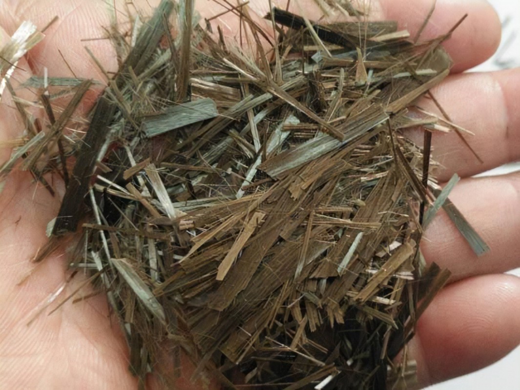 Оптимизација перформанси и инжењерска примена бетона армираног базалтним влакнима кратког сечења