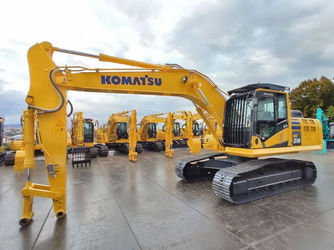 PC210-10 KOMATSU Japan used construction vehicle compact used excavator