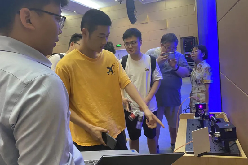 CAS MICROSTAR Invited to Participate in Huazhong University of Science and Technology Optoelectronics Industry Experts in Classroom Theme Lecture (4)9u5