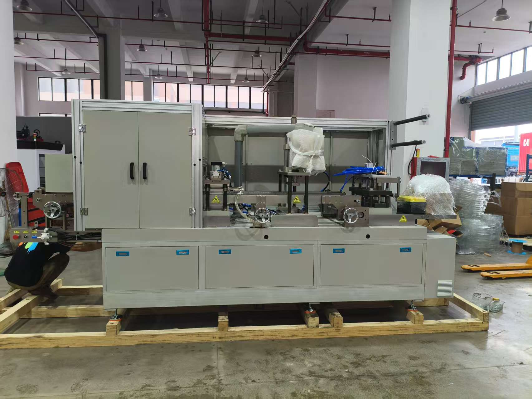Hot Forming Machine Shipment Update: Efficient Delivery