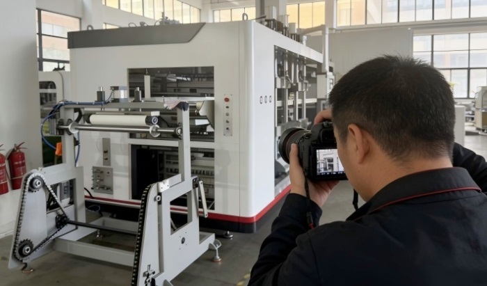 CHINAPLAS Countdown | Live Shot: When Positive & Negative Pressure Thermoforming Machine Meet Automated Packaging