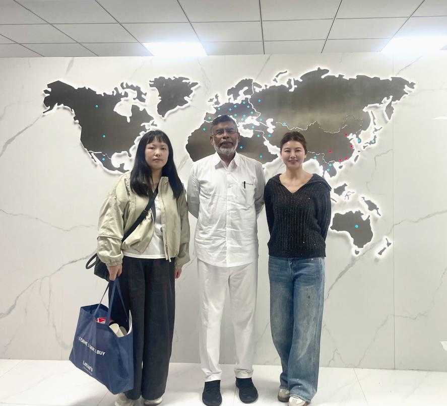 Mumbai Senior Customer Visits Our Company for In-Depth Discussions on Cup & Lid Forming machine Cooperation