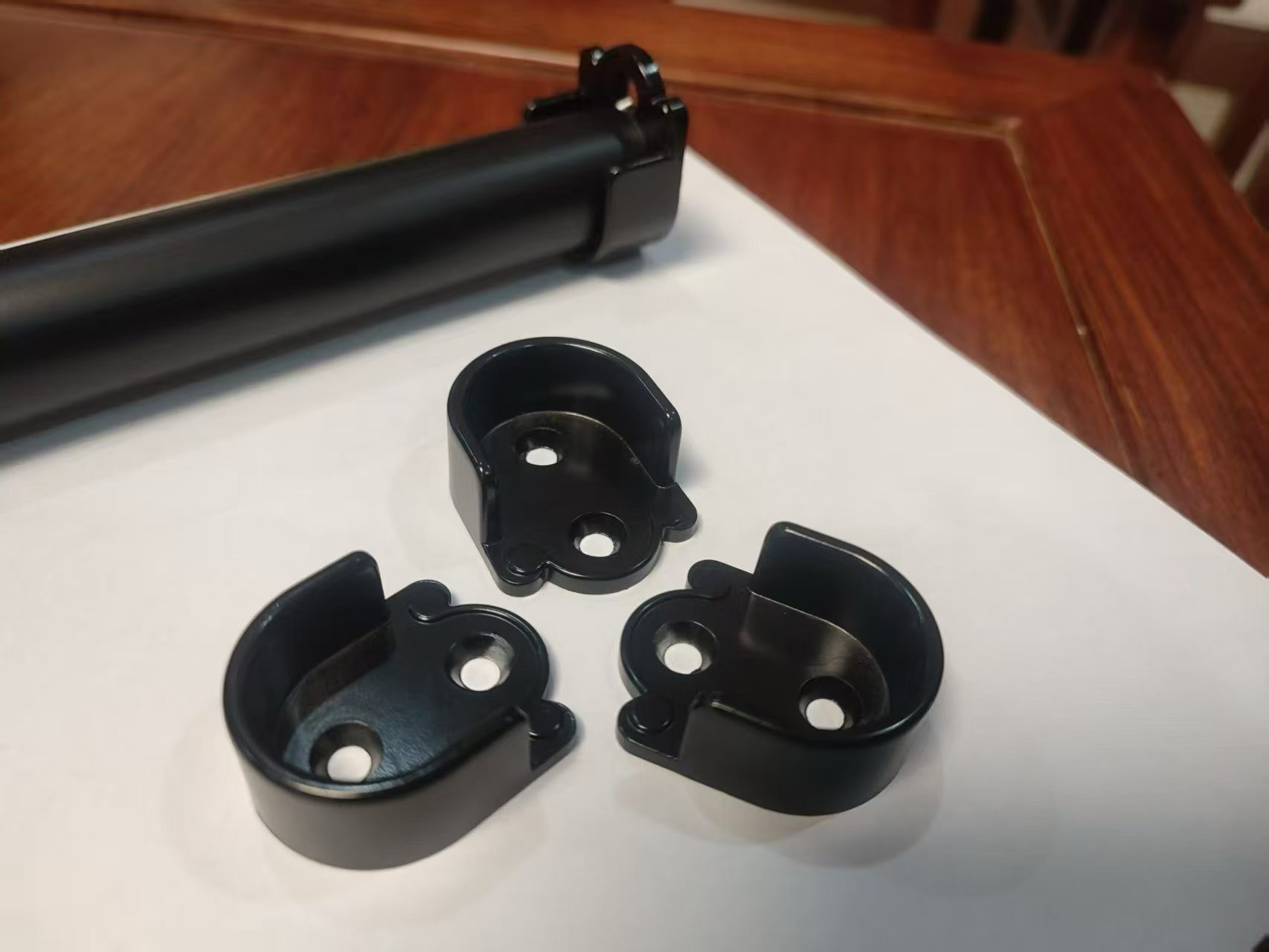 ZHIMAX Launches YT-2516 Zinc Alloy Clothes Rail Bracket: Multi-Color Customization for Durable & Stylish Wardrobe Storage